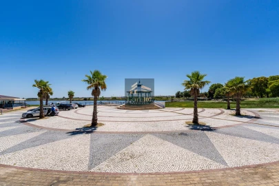 Apartamento T2 para Venda em Baixa da Banheira e Vale da Amoreira