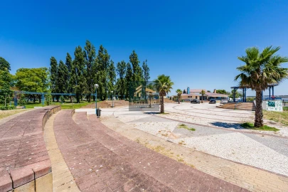 Apartamento T2 para Venda em Baixa da Banheira e Vale da Amoreira