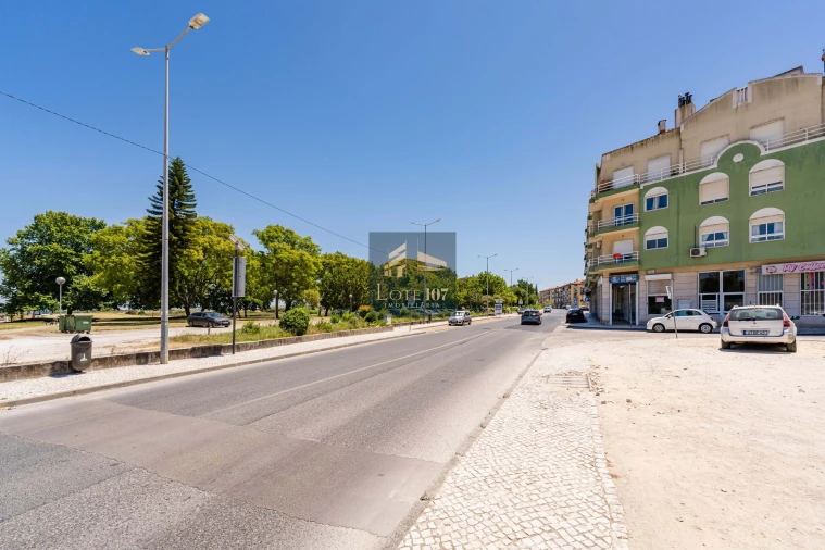 Apartamento T2 para Venda em Baixa da Banheira e Vale da Amoreira Foto 43