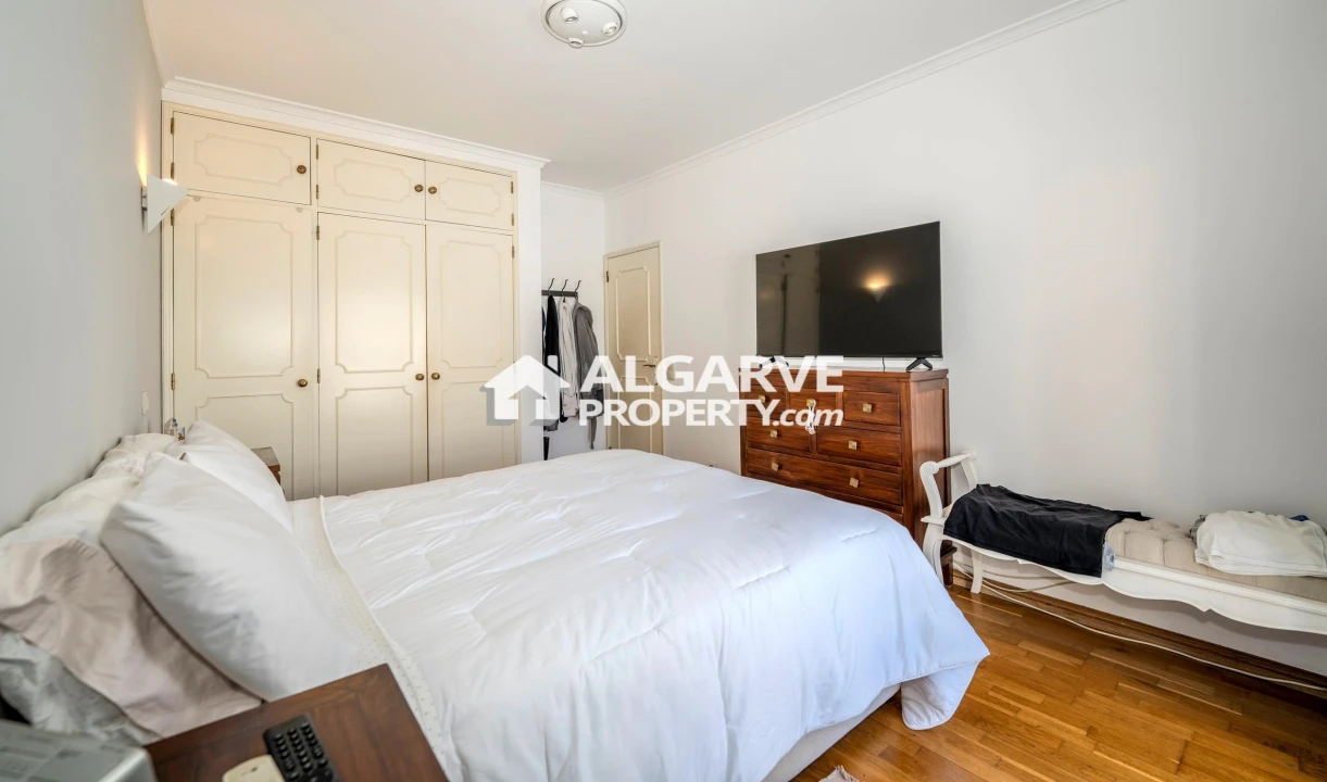 Apartamento T2 para Venda em Faro (Sé e São Pedro) Foto 6
