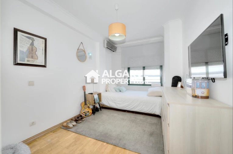 Apartamento T2 para Venda em Faro (Sé e São Pedro) Foto 7