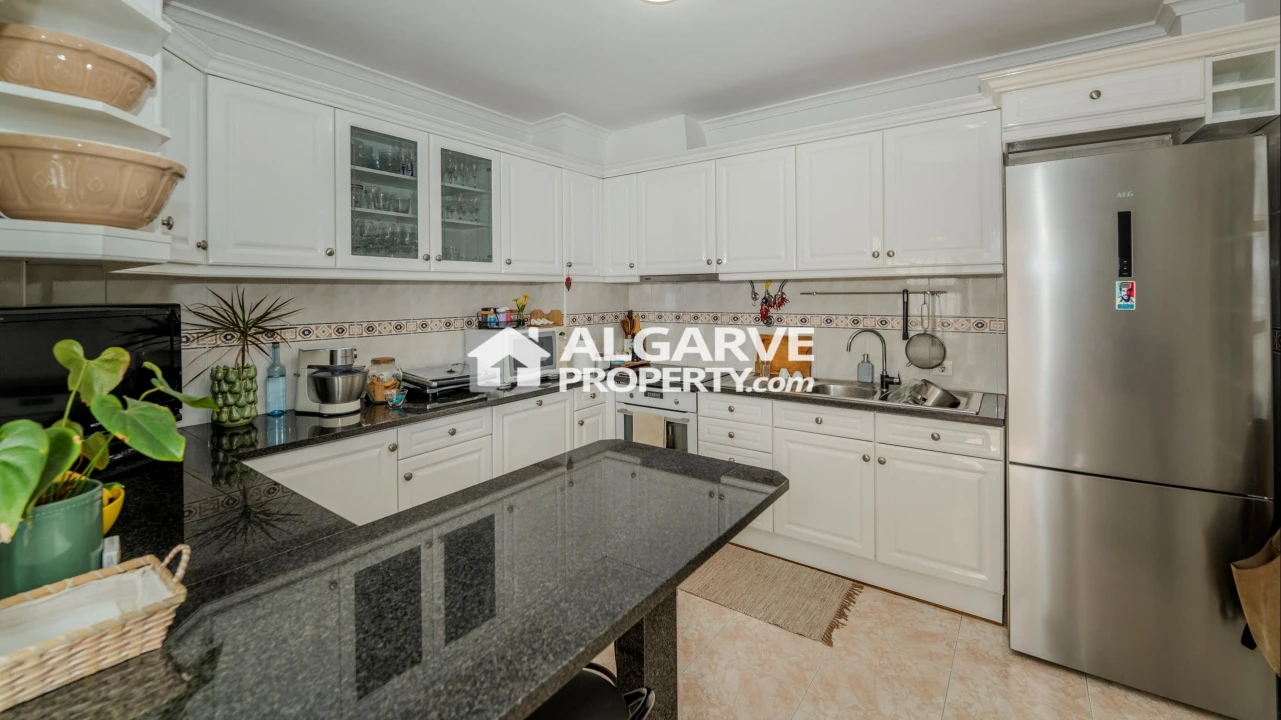 Apartamento T2 para Venda em Faro (Sé e São Pedro) Foto 3