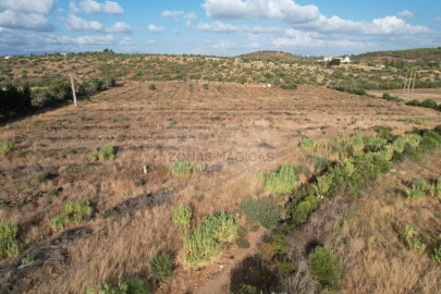 Terreno para Venda em Lagos (São Sebastião e Santa Maria)
