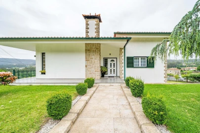 Moradia T4 para Venda em Aldreu