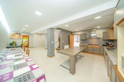 Moradia T4 para Venda em Aldreu
