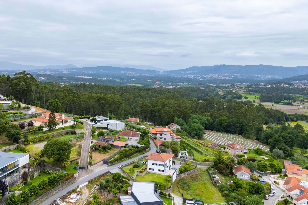 Moradia T4 para Venda em Aldreu Foto 4