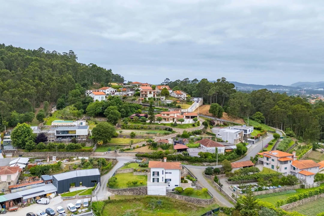 Moradia T4 para Venda em Aldreu Foto 5
