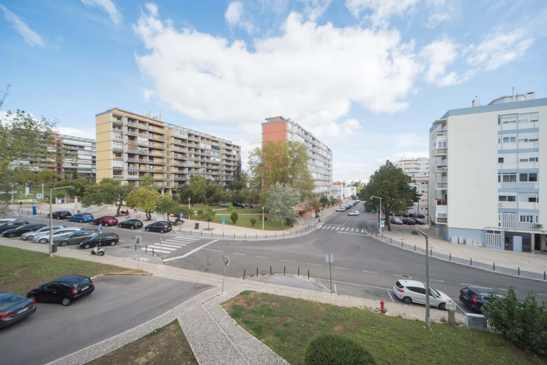 Apartamento T2 para Arrendamento em Olivais Foto 9
