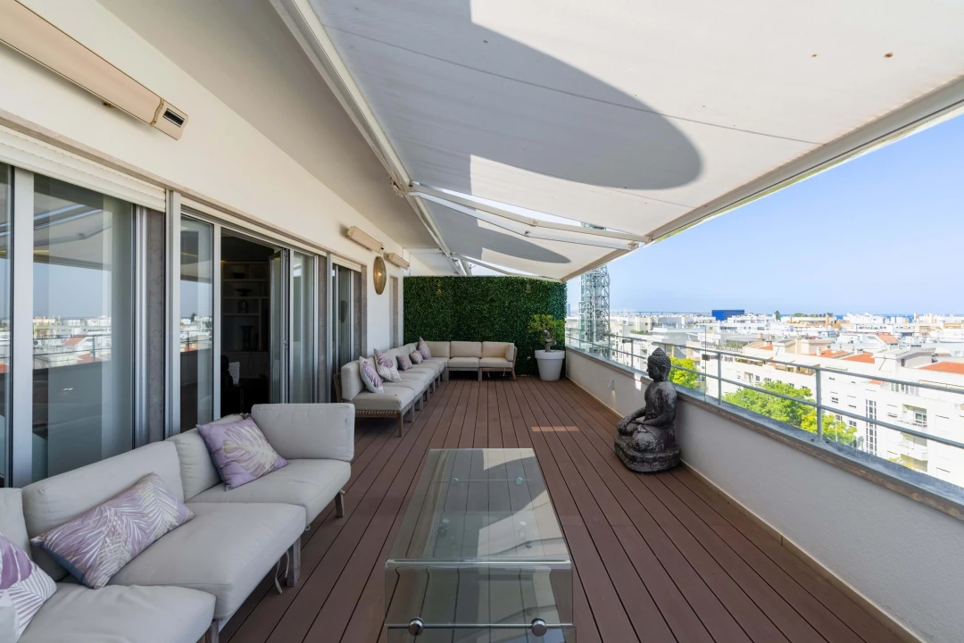 Apartamento T6 para Venda em Parque das Nações Foto 7