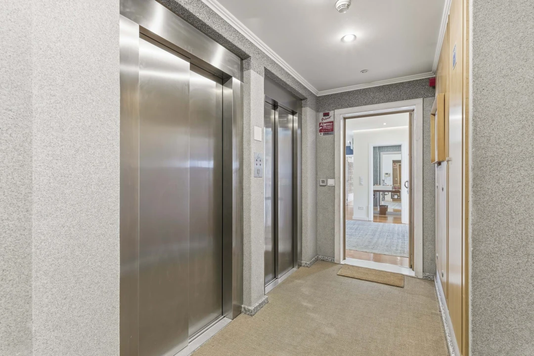 Apartamento T6 para Venda em Parque das Nações Foto 68