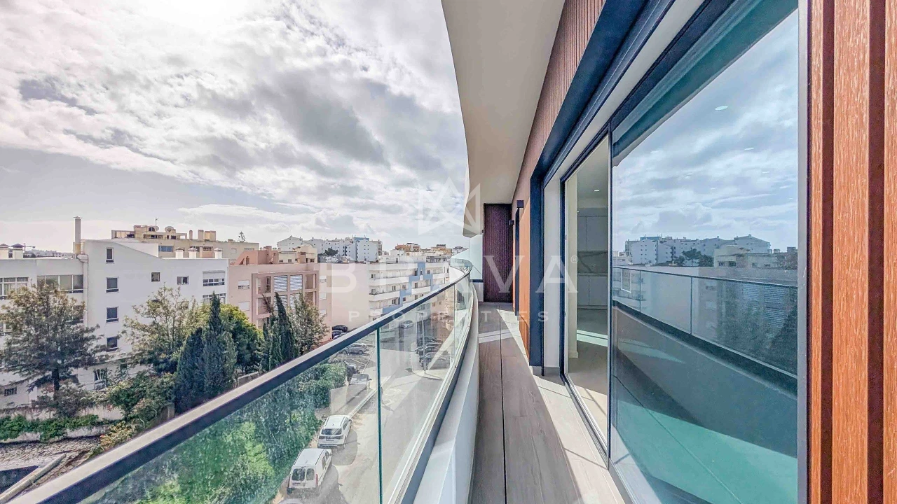 Apartamento T3 para Venda em Quarteira Foto 8