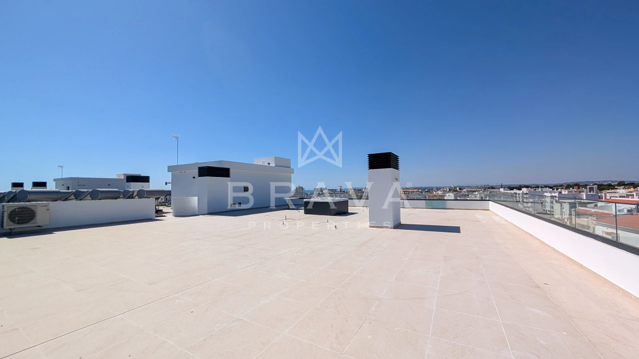 Apartamento T3 para Venda em Quarteira Foto 3