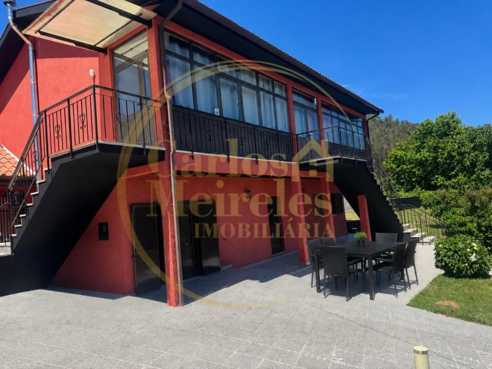 Moradia T6 para Venda em Dossãos Foto 1