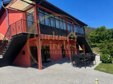 Moradia T6 para Venda em Dossãos