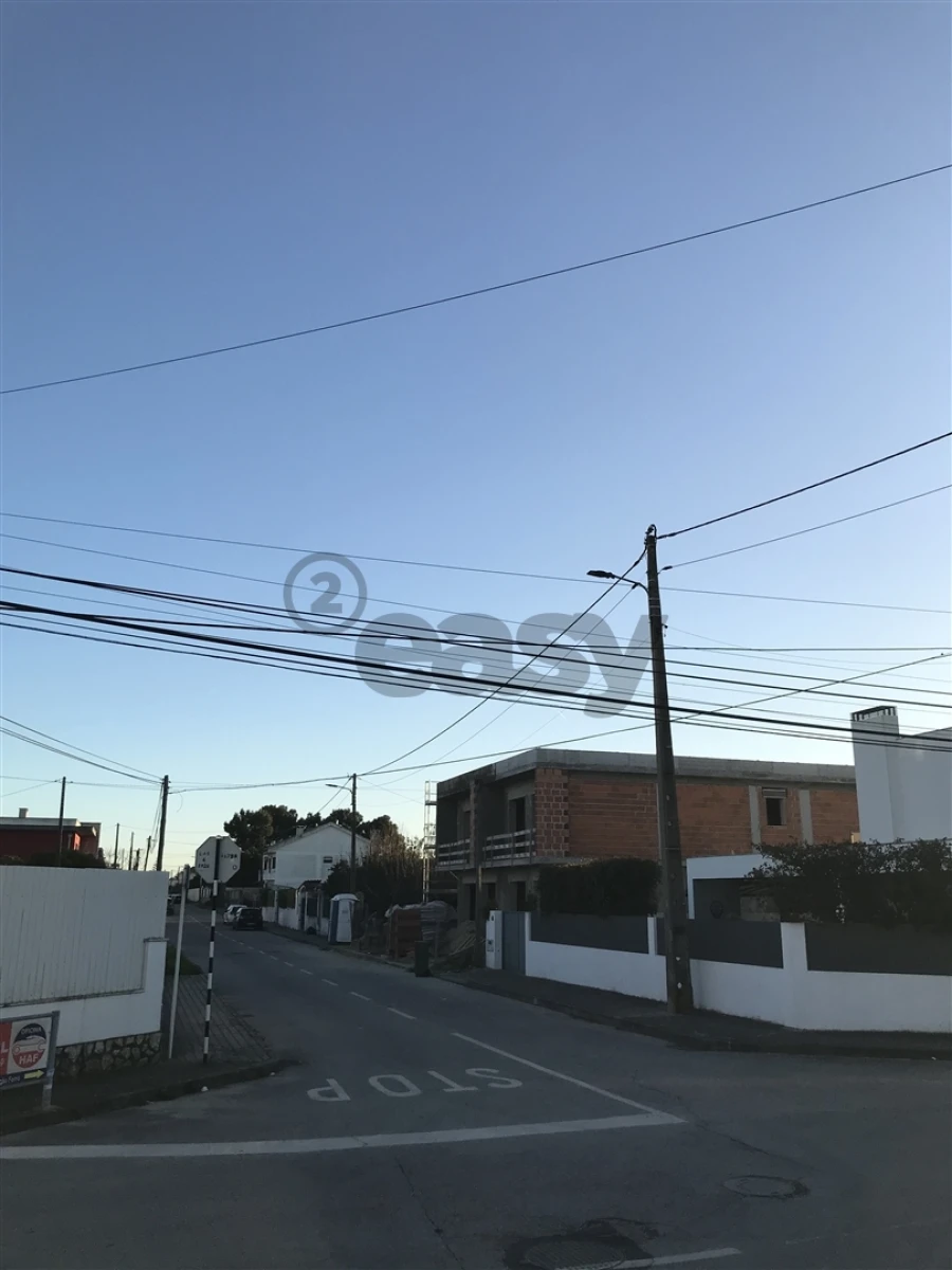 Moradia T4 para Venda em Fernao Ferro Foto 12