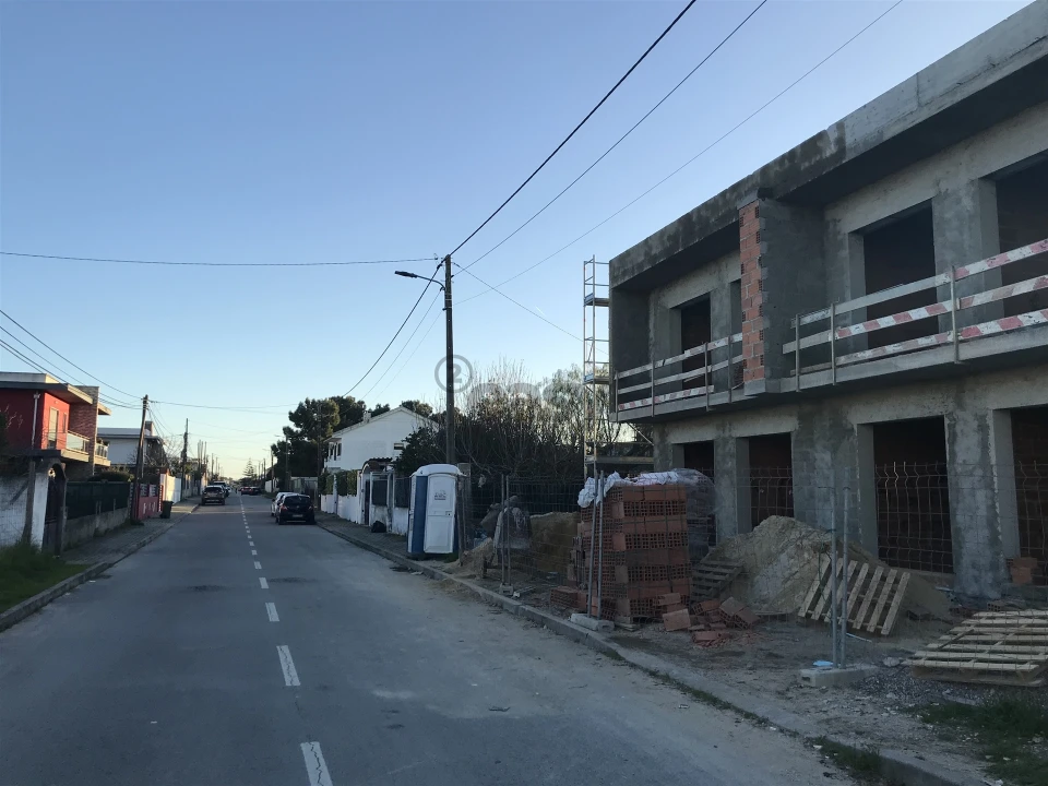 Moradia T4 para Venda em Fernao Ferro Foto 7