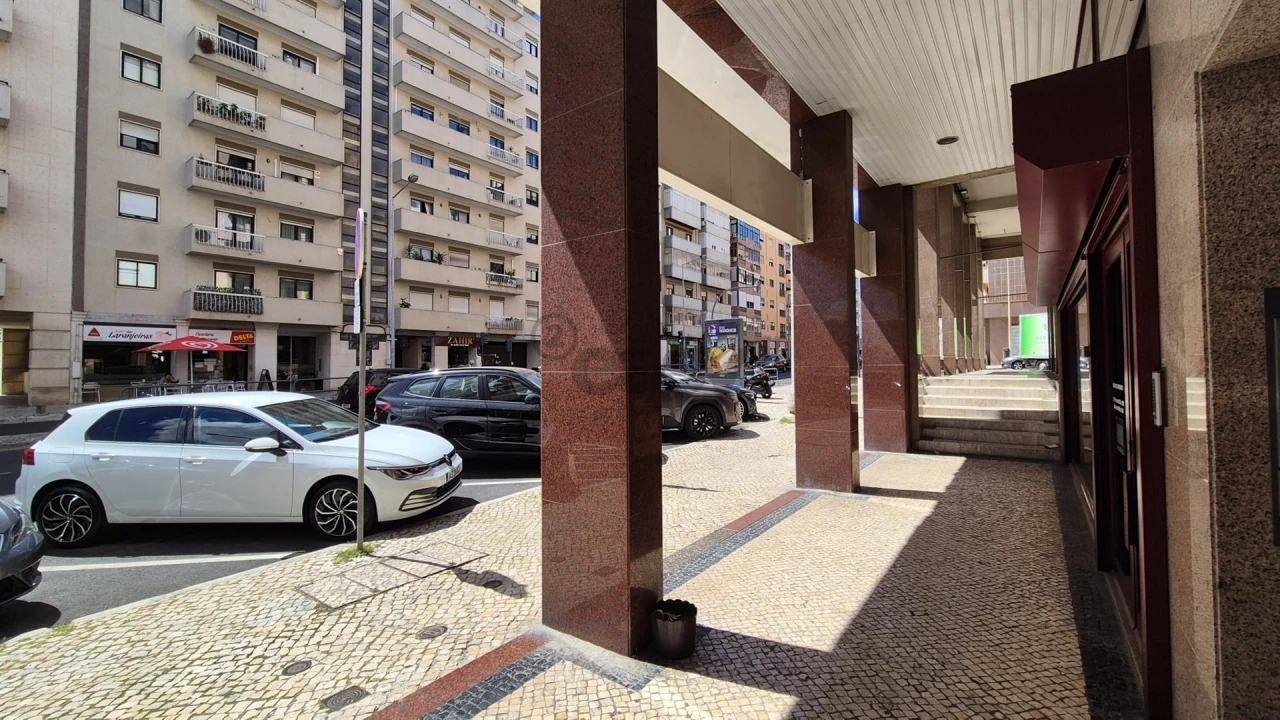 Apartamento T3 para Venda em São Domingos de Benfica Foto 30