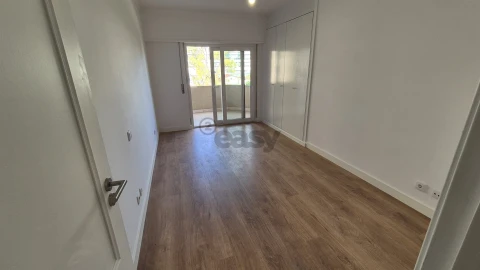 Apartamento T3 para Venda em São Domingos de Benfica