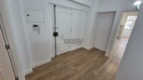 Apartamento T3 para Venda em São Domingos de Benfica