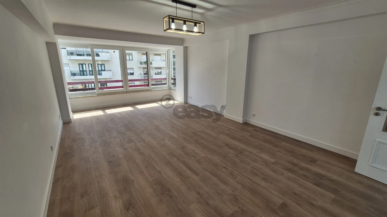 Apartamento T3 para Venda em São Domingos de Benfica Foto 8