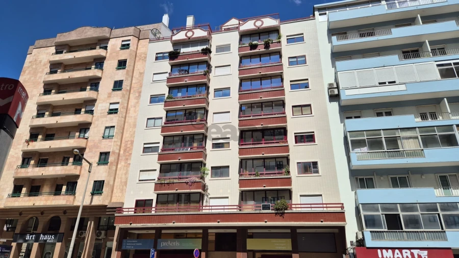 Apartamento T3 para Venda em São Domingos de Benfica Foto 28