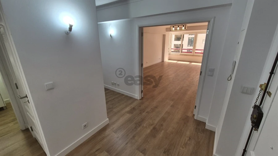 Apartamento T3 para Venda em São Domingos de Benfica Foto 7