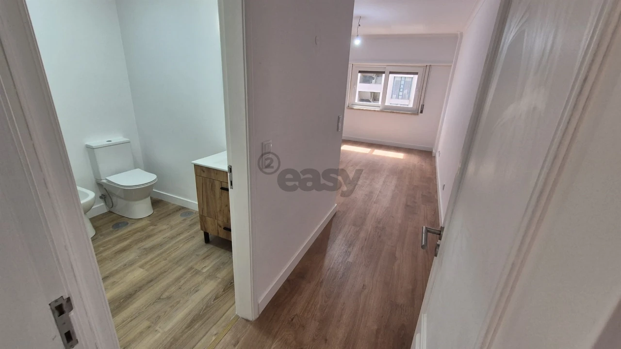 Apartamento T3 para Venda em São Domingos de Benfica Foto 23