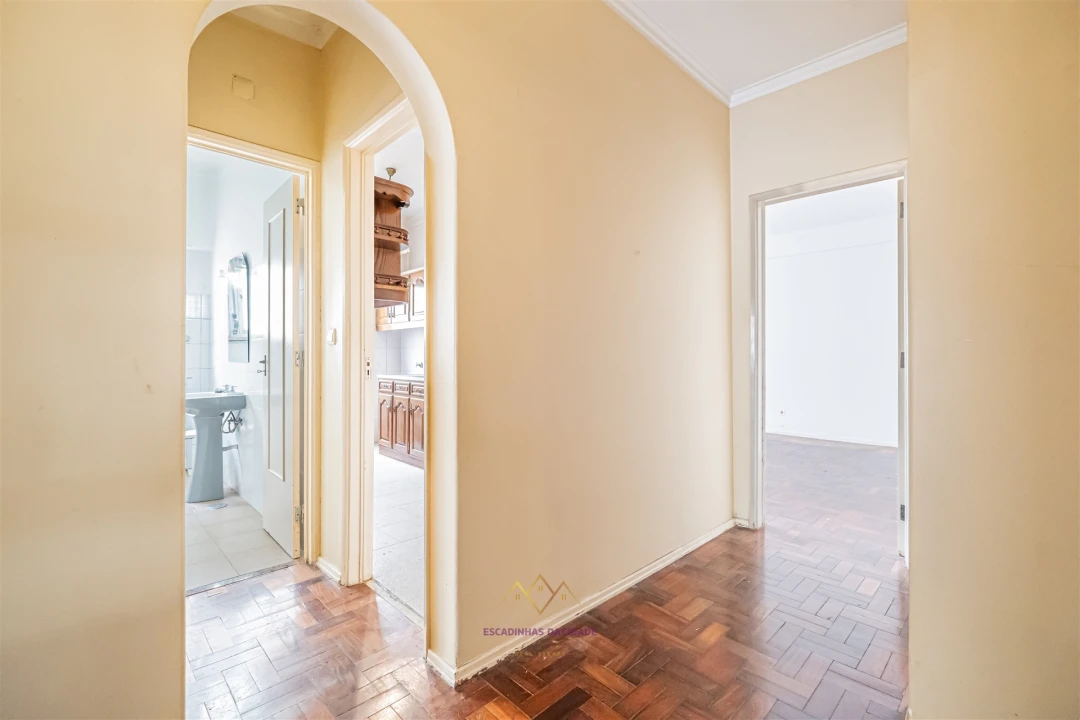 Apartamento T3 para Venda em Queluz e Belas Foto 1