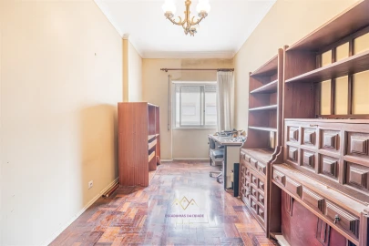 Apartamento T3 para Venda em Queluz e Belas