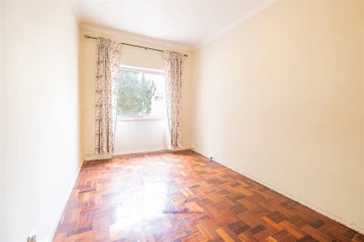 Apartamento T3 para Venda em Queluz e Belas
