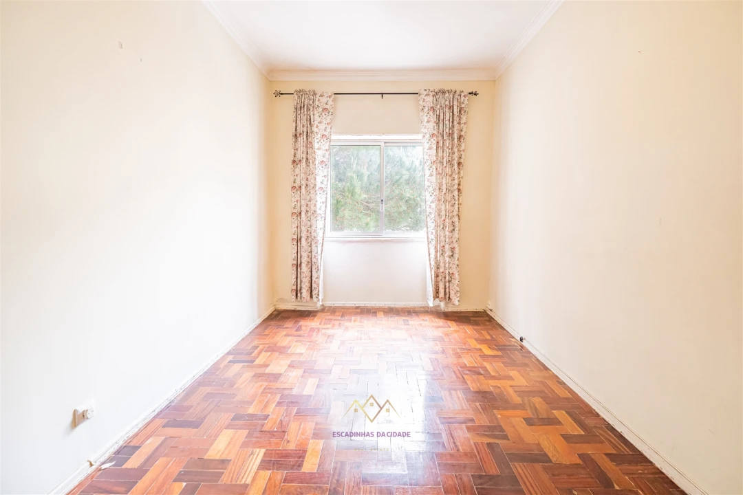 Apartamento T3 para Venda em Queluz e Belas Foto 3