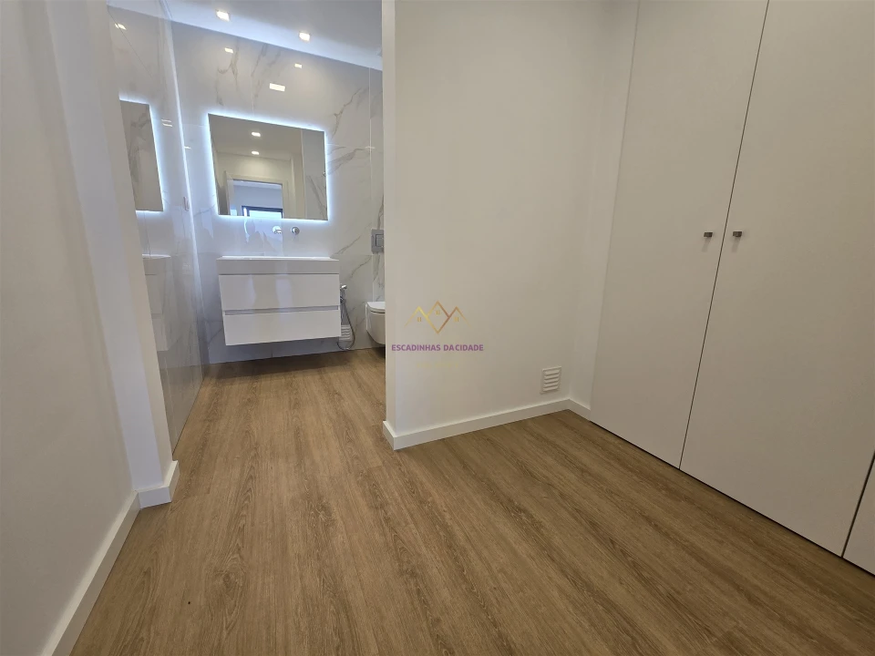 Moradia T5 para Venda em Loures Foto 35