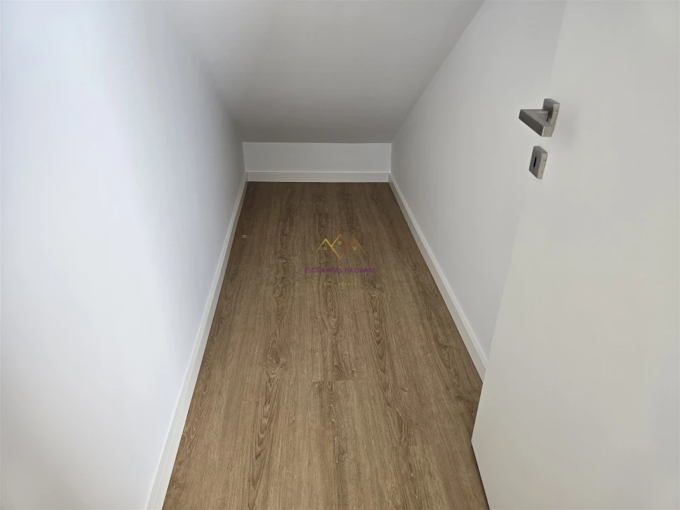 Moradia T5 para Venda em Loures Foto 39
