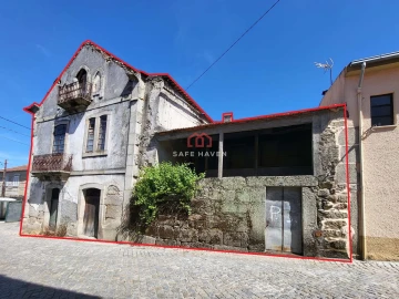 Moradia T4 para Venda em Santiago de Cassurrães e Póvoa de Cervães