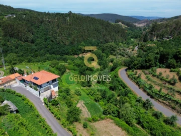 Moradia T2 para Venda em Real