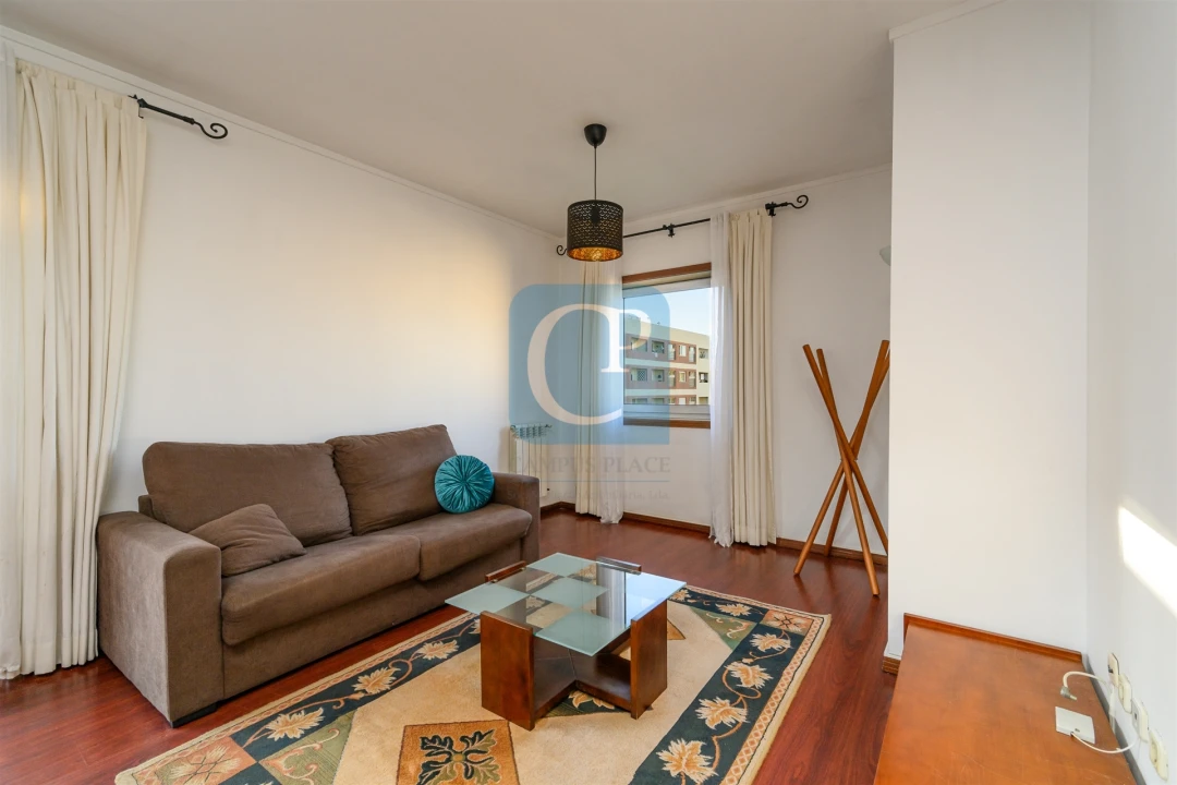 Apartamento T1 para Arrendamento em Paranhos Foto 4