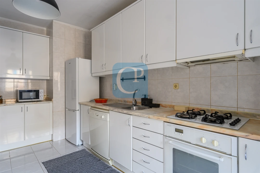 Apartamento T1 para Arrendamento em Paranhos Foto 8