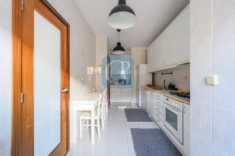 Apartamento T1 para Arrendamento em Paranhos Foto 7