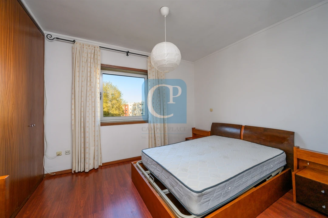 Apartamento T1 para Arrendamento em Paranhos Foto 10