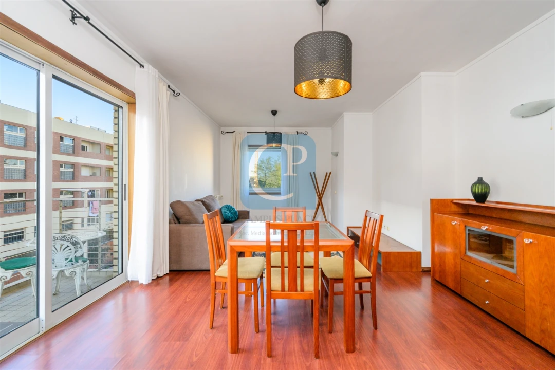Apartamento T1 para Arrendamento em Paranhos Foto 2