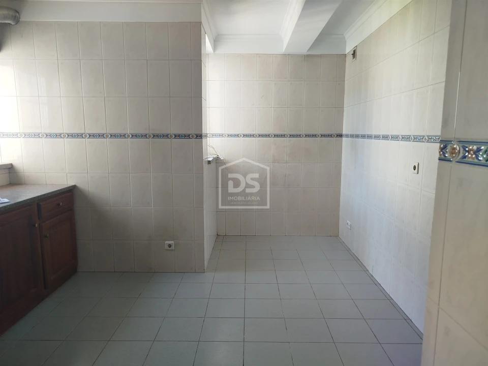 Apartamento T3 para Venda em Currelos, Papízios e Sobral Foto 23