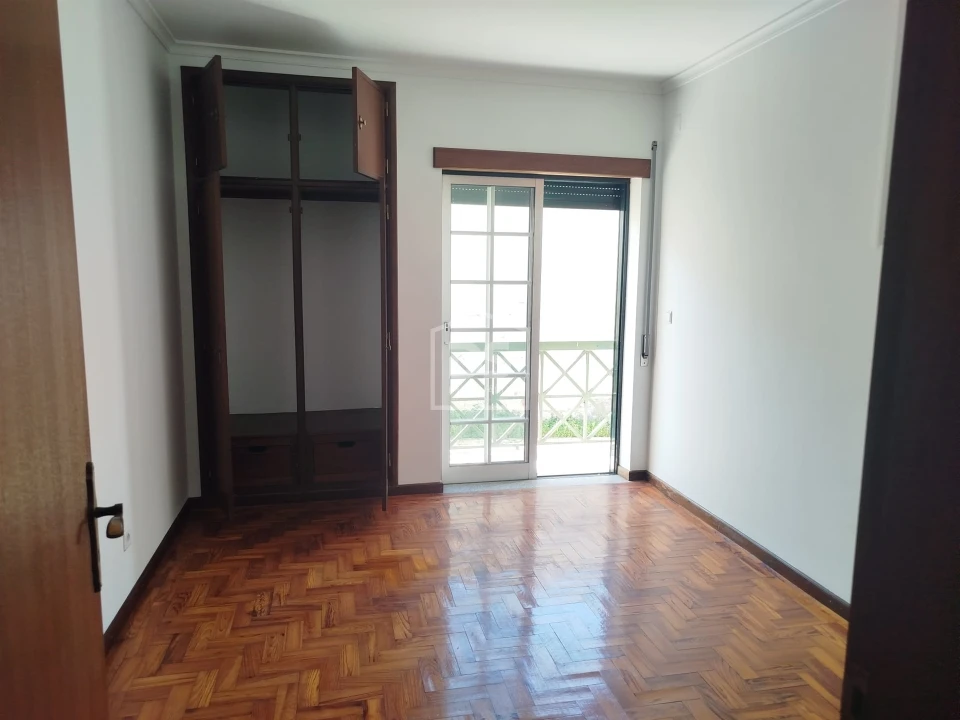 Apartamento T3 para Venda em Currelos, Papízios e Sobral Foto 13
