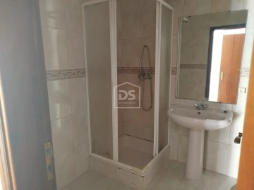 Apartamento T3 para Venda em Currelos, Papízios e Sobral