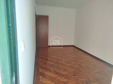 Apartamento T3 para Venda em Currelos, Papízios e Sobral