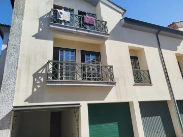 Apartamento T3 para Venda em Currelos, Papízios e Sobral