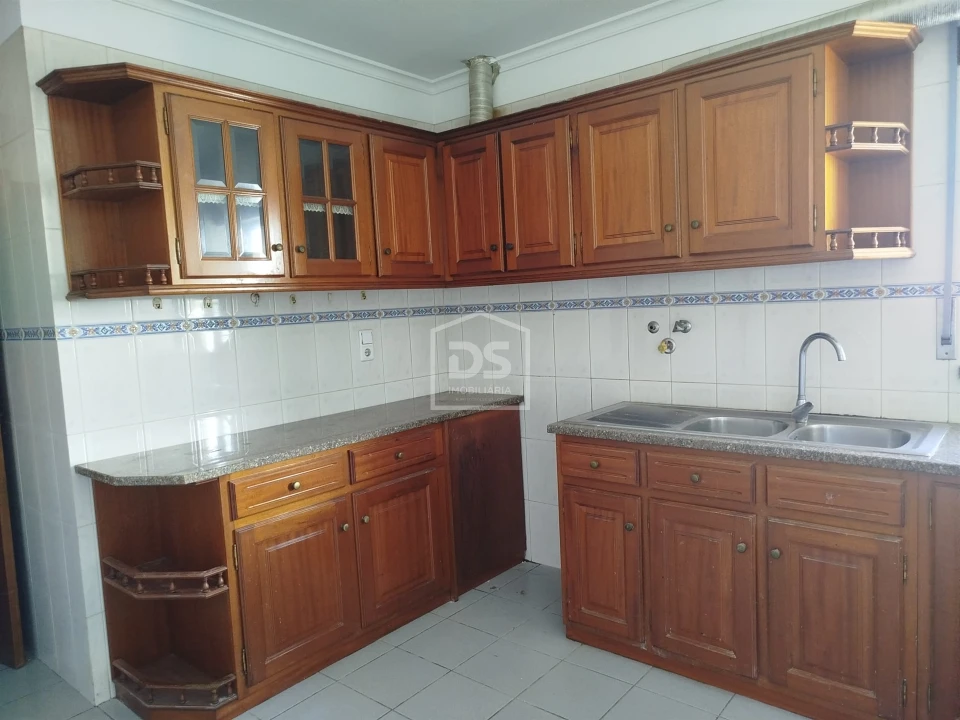 Apartamento T3 para Venda em Currelos, Papízios e Sobral Foto 25
