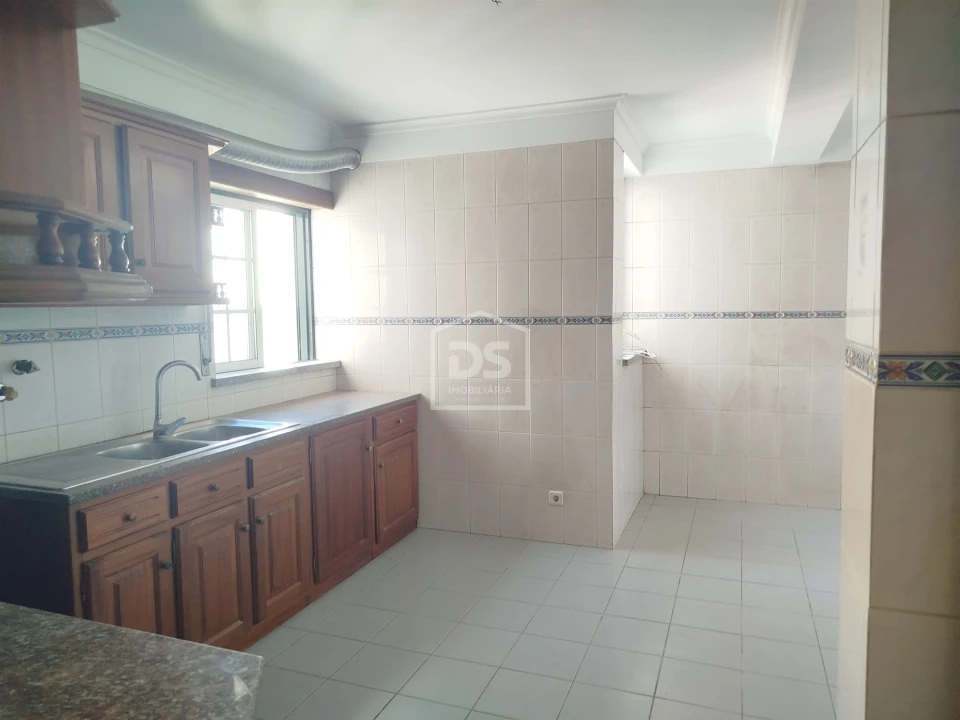 Apartamento T3 para Venda em Currelos, Papízios e Sobral Foto 29