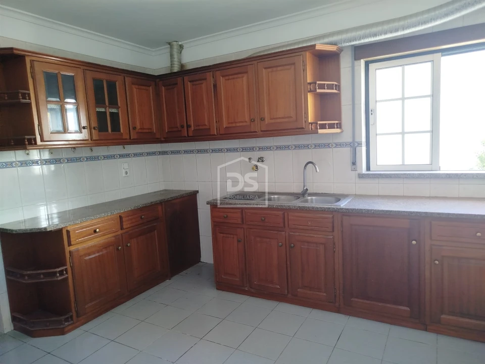 Apartamento T3 para Venda em Currelos, Papízios e Sobral Foto 24