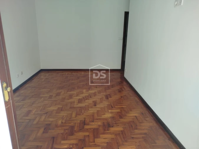 Apartamento T3 para Venda em Currelos, Papízios e Sobral Foto 15
