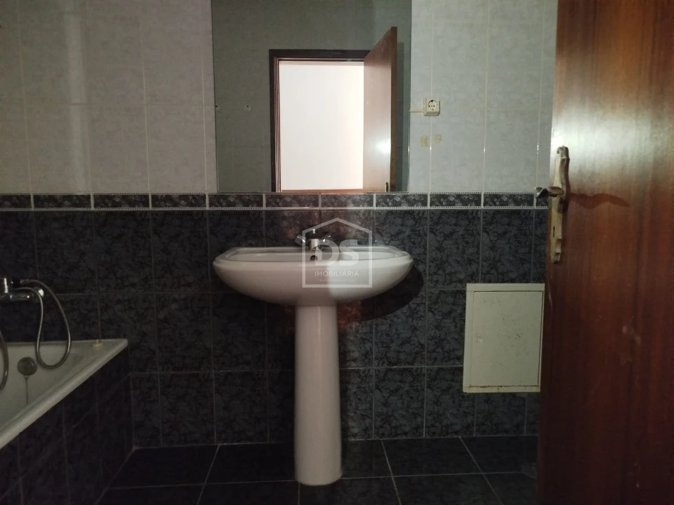 Apartamento T3 para Venda em Currelos, Papízios e Sobral Foto 16
